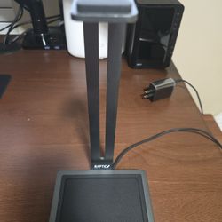 Razer Headphone Stand With Wireless Charger