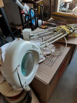 Magnifier Lamp
