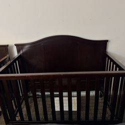 Delta Madrid Crib USED