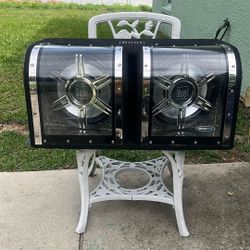 Dual Sound System For Car. 