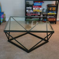 Glass Table 36x36x18 Great Condition
