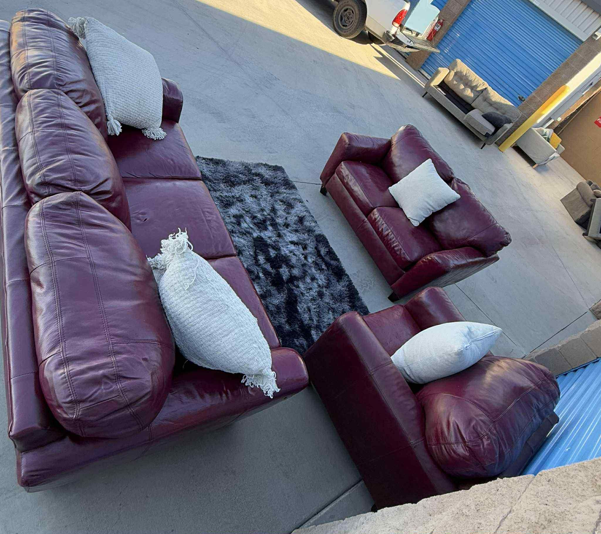 Couches Andloveseat
