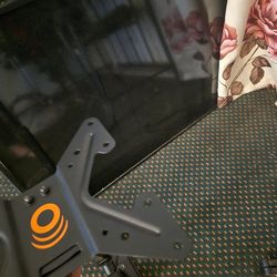 SAMSUNG 4K 43 INCH TV WITH 360 WALL MOUNT