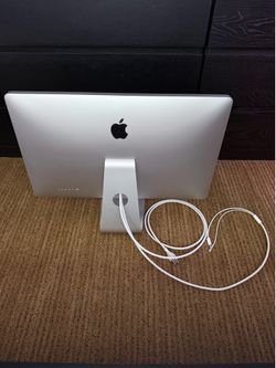 Apple Thunderbolt Display 27” Monitor