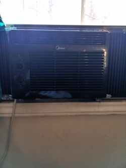 Small AC Unit Brand / Midea AC