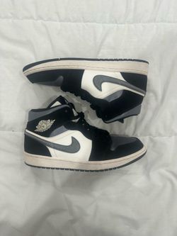 Nike Air Jordan 1 Mid Satin Grey Toe