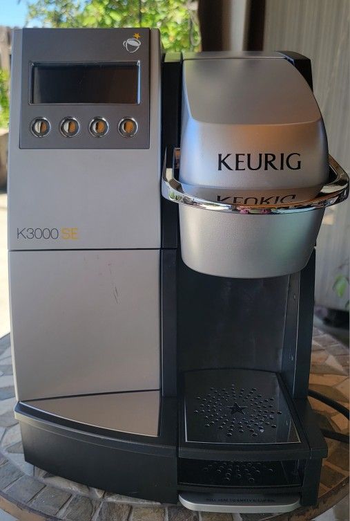KEURIG K3000SE COMMERCIAL BREWING SYSTEM K3000 SE COFFEE MAKER.