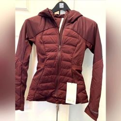 Lululemon Athletic Down for It All Hooded Puffer Jacket Coat Red Burgundy Maroon