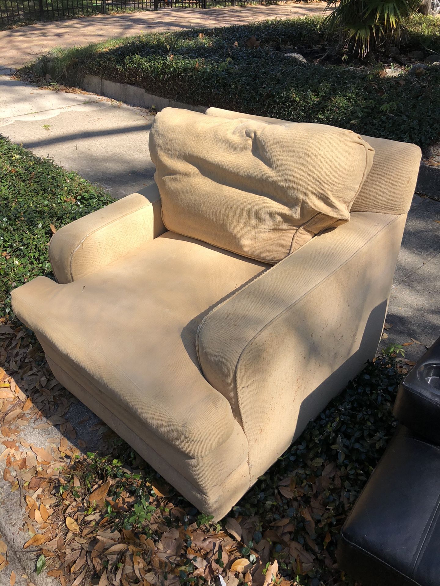 Free Furniture Pick Up Only for Sale in Jacksonville, FL OfferUp