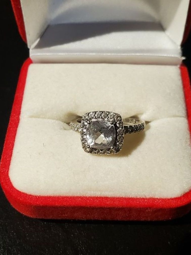 Women’s Engagement Ring sz 7.5-8