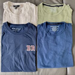 4 Men’s Banana Republic T-shirts Size Small