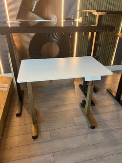 32’’ White Standing desk Electric Desk Height adjustable