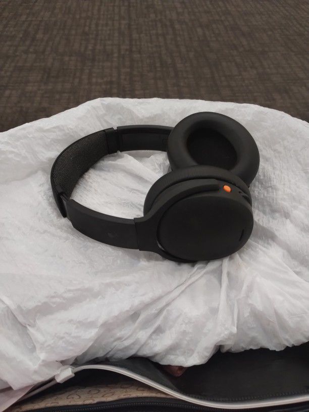 Skullcandy Wireless Headphones New Used Once