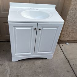 30x19 WHITE VANITY  W TOP NEW 