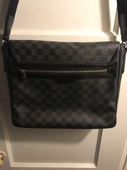 Louis Vuitton Messenger Bag