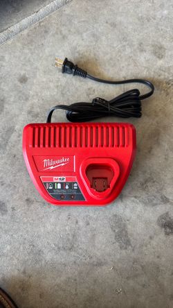 Milwaukee M12 Charger