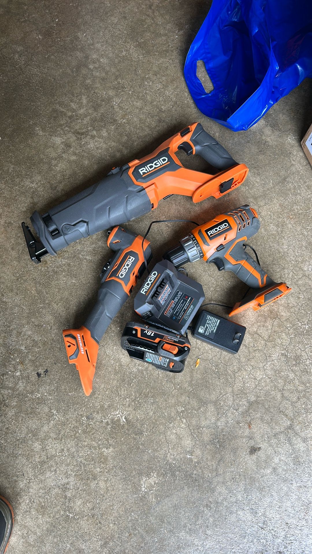 RIDGID 18v Sawzall Drill Multi Tool Battery And Charger