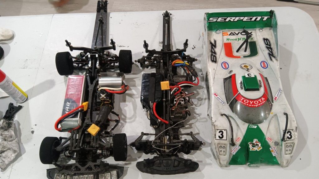 Serpent 748e And Arc R10 Drag Cars