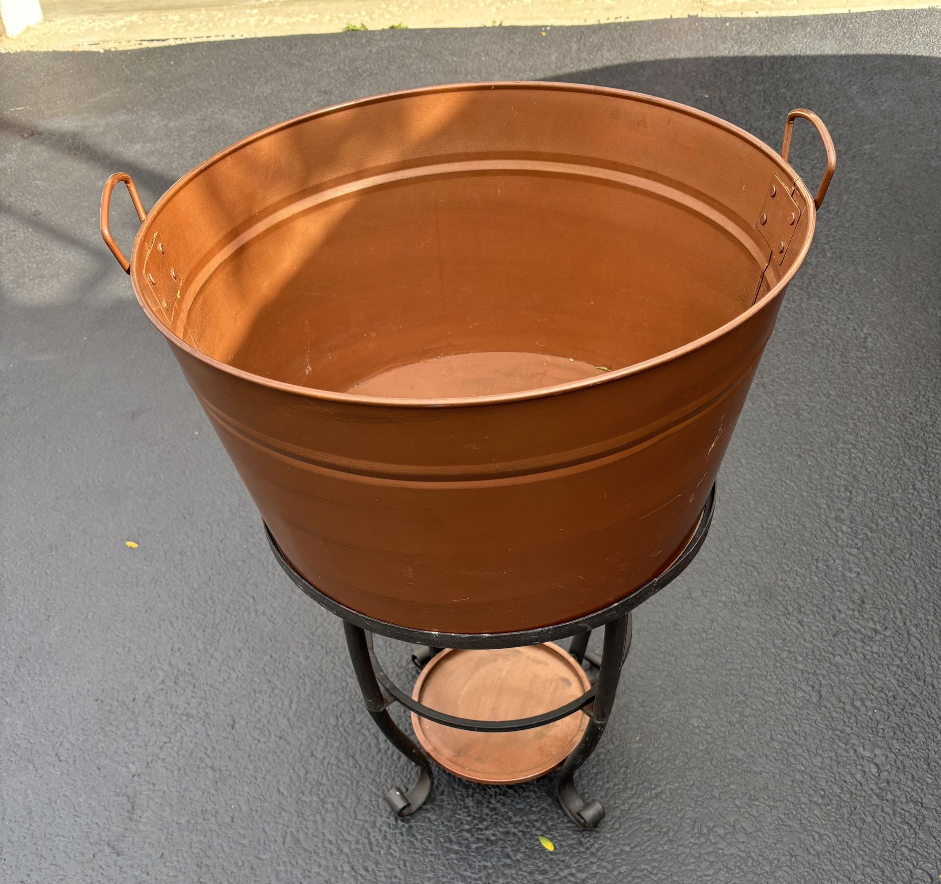 Outside Plant Stand/Ice Bucket