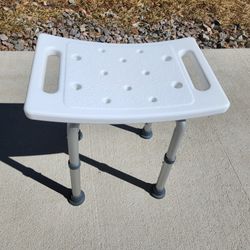 shower chair
16.5x10.5"
height: 18" adjustable
clean
I think unused one
$10