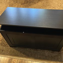 Wooden dresser chest