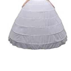 Se Compra Crinolina Pra Vestido  O Si Tienen El Vestido Verde Esmeralda 