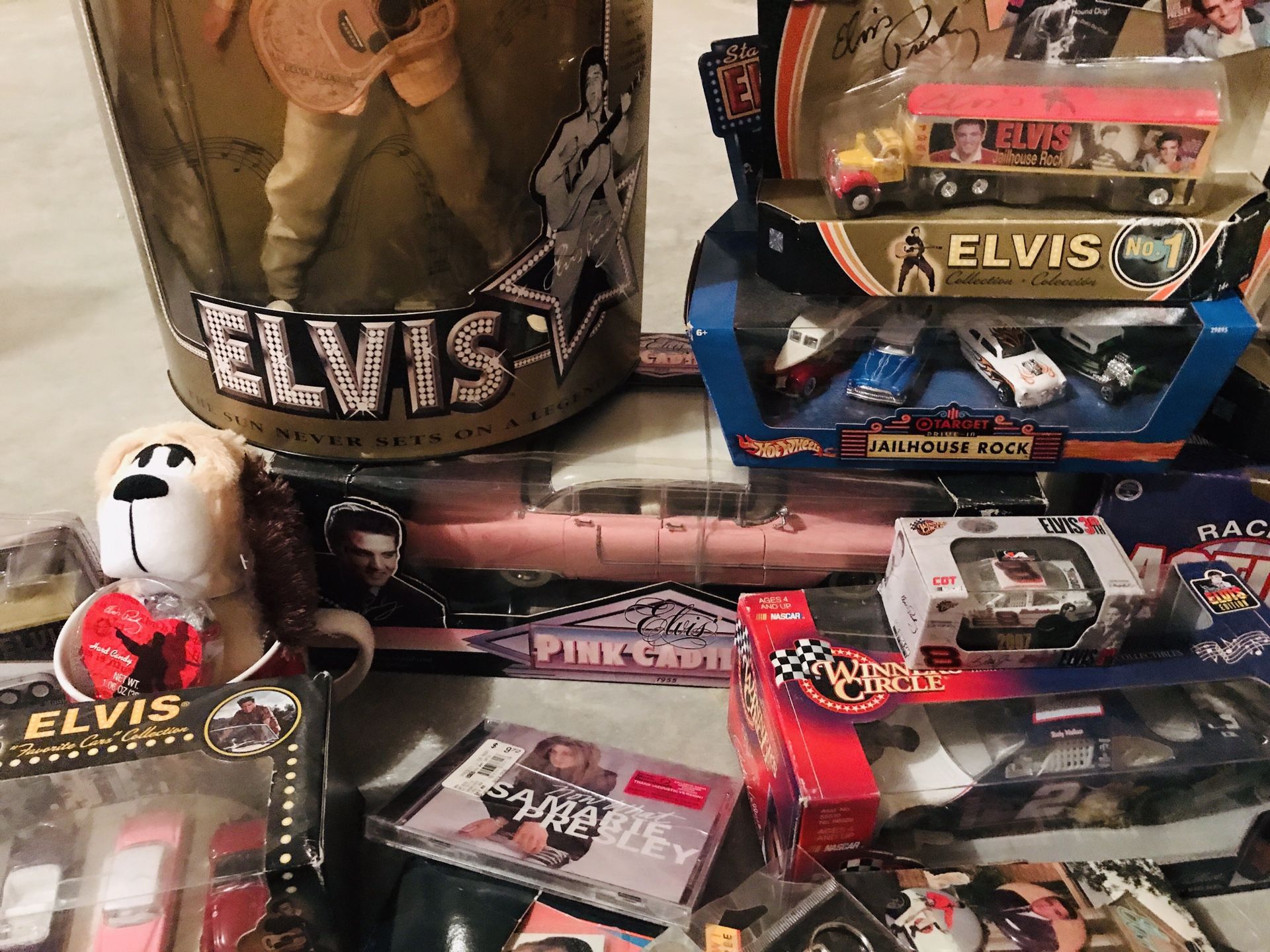 Bundle of Elvis Presley stuff most of them still on box