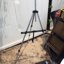 Lnew Portable Adjustable Art And Pitcher Easel With Case Only $30 Firm