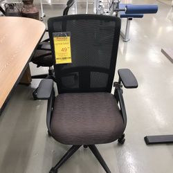 Thrift Office Swivel Chair 