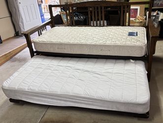 Trundle bed