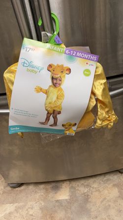 New lion king simba costume 6-12 Mos $10