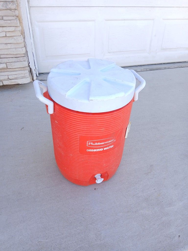 Rubbermaid Water Cooler
