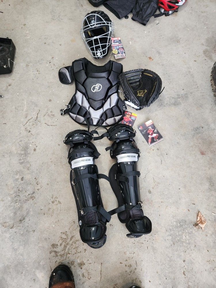 Force 3 Youth Catchers Gear
