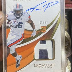 Auto rookie, immaculate Kamryn  pettway 09/90 on Card auto patch