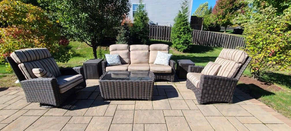 Six Piece Wicker Patio Furniture