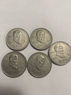 Tengo cinco monedas de Madero de 500 pesos de colección de 1987 y 1988; pido 10 dólares por cada una, precio firme.
