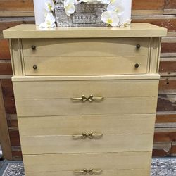 Vintage dresser