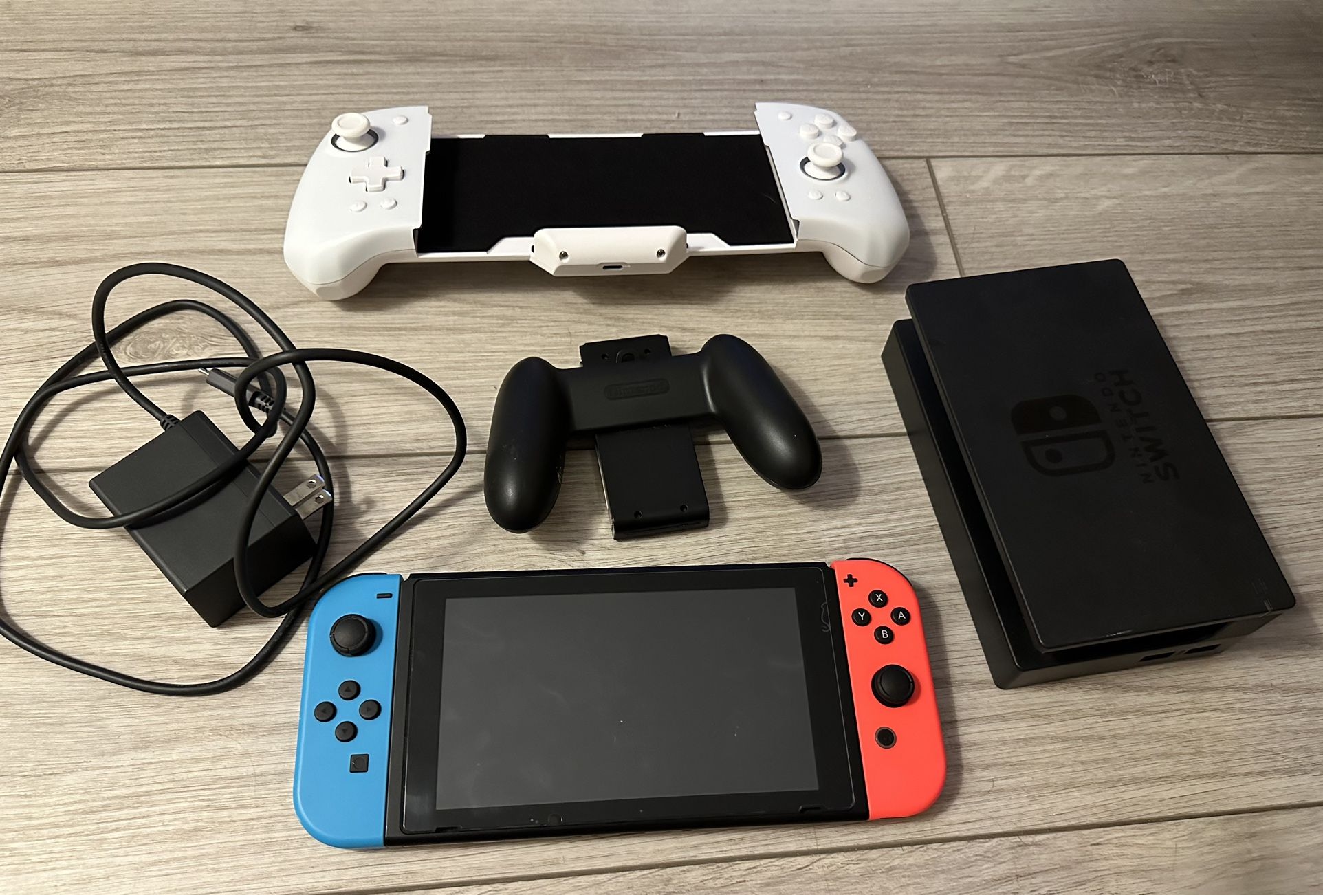 Nintendo Switch 32GB Console Neon Red/Blue Joy-Con HAC-001 -