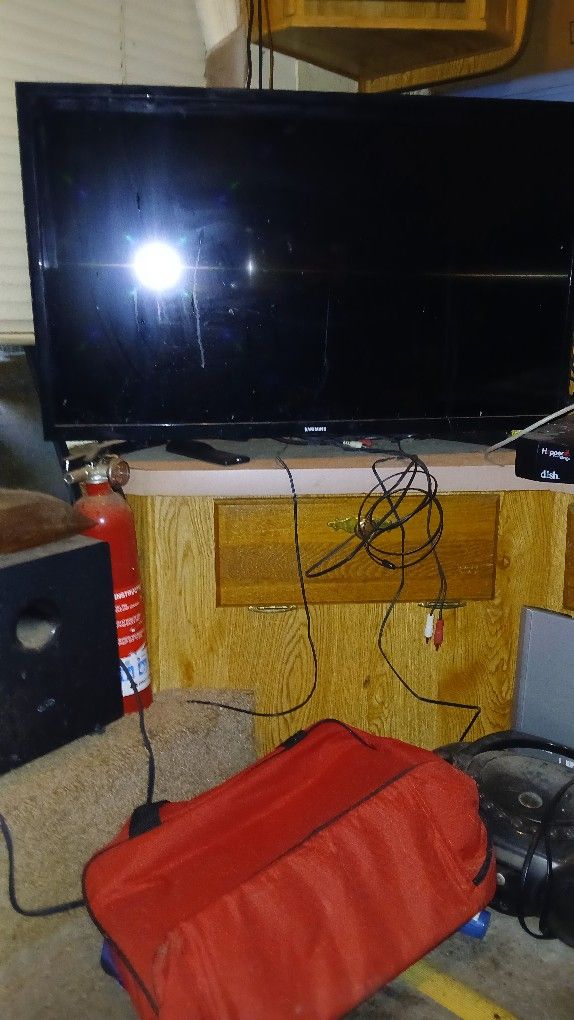 Samsung 32 inch TV HD Color