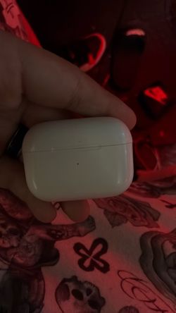 Apple AirPods Charging Case