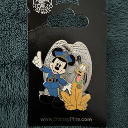 Disney Mickey And Pluto Police Badge Pin 2007