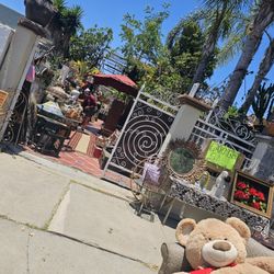 Big moving sale and perfumes (originals, and sealed) different prices 
Today all day until 6:00 pm