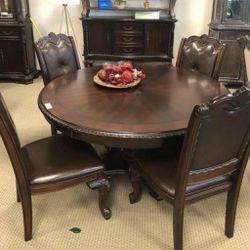 Kiera Brown Formal Round Dining Set
5-Piece (Table+4 Side Chairs)