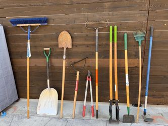 Garden tools asking $125 only selling all together