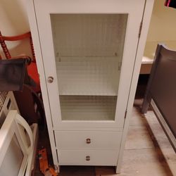 White cabinet