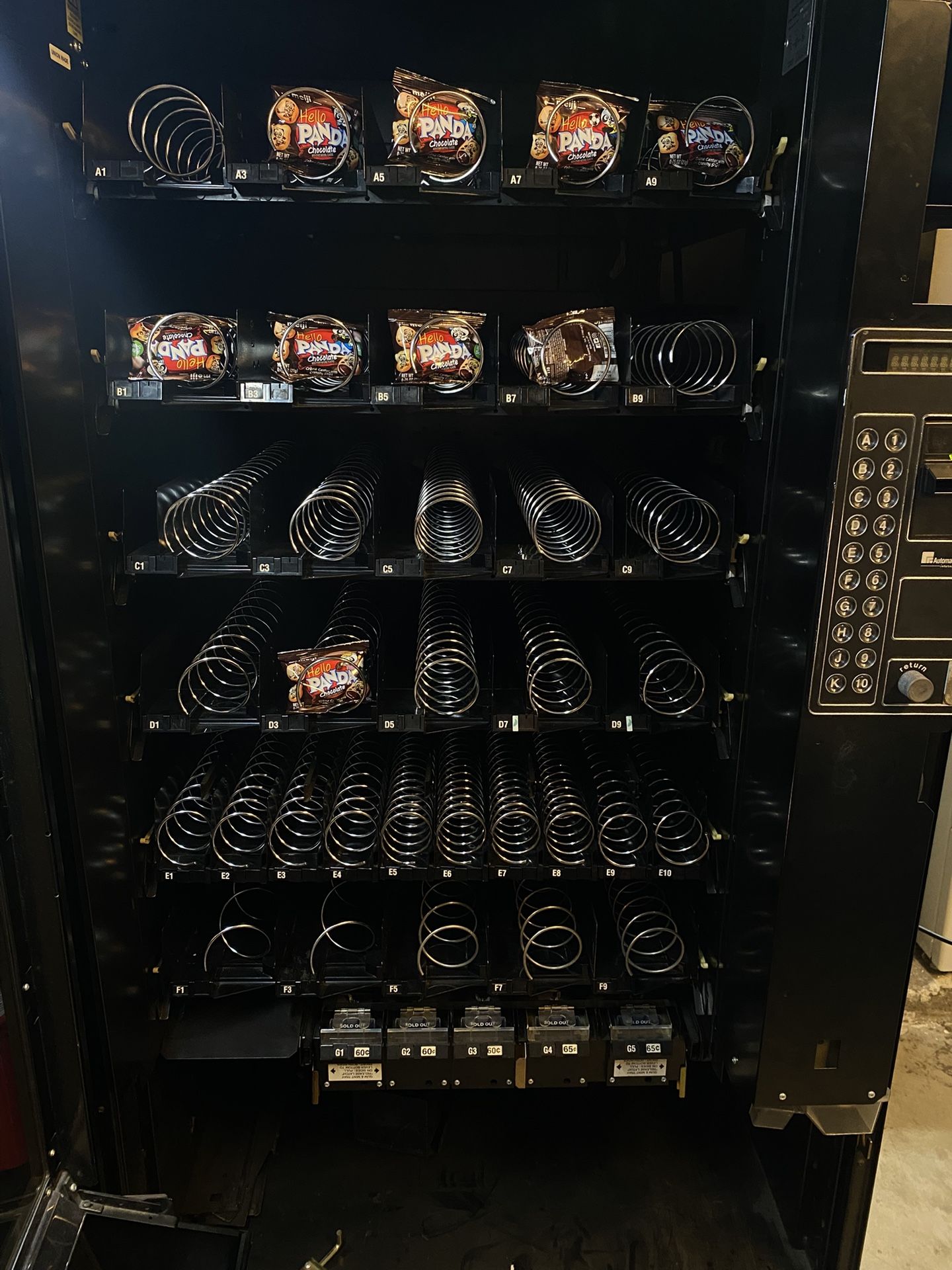Automatic Products Snack Vending Machine