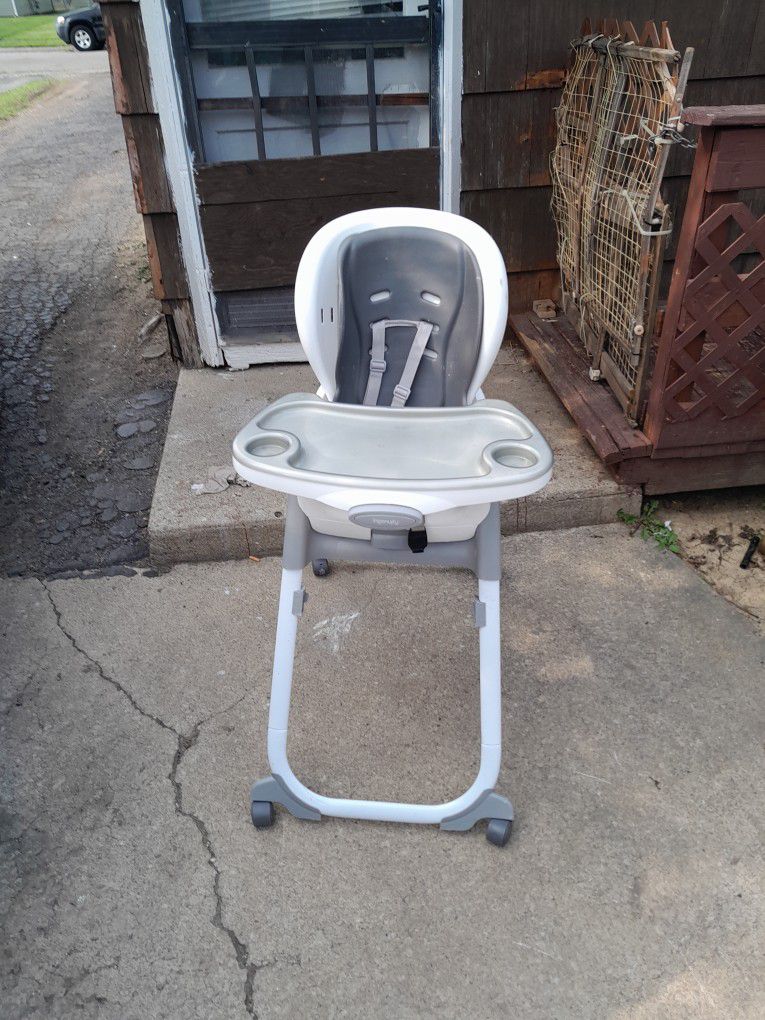 High Chair Ingeuity