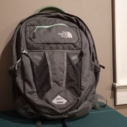 THE NORTH FACE WOMEN BACKPACK 
