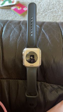 Iphone SE watch