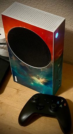 Xbox Series S 512gb with black controller